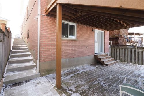 67 Hollyridge Crescent, Kitchener, ON, N2N3L9 | Card Image