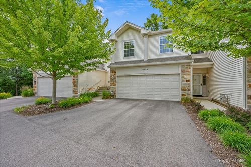 8043-8043 Sierra Woods Ln, Carpentersville, IL, 60110-3389 | Card Image