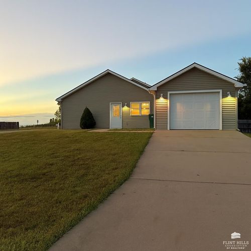102 Brittany Ln, Riley, KS, 66531-9554 | Card Image