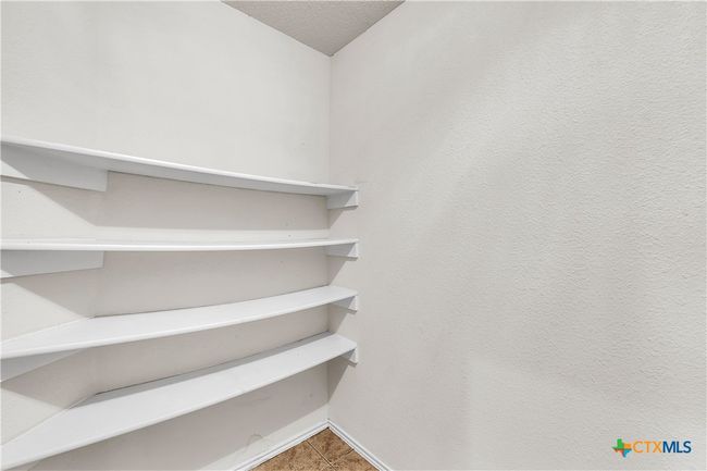 Walk in Pantry-Bring your snacks! | Image 13