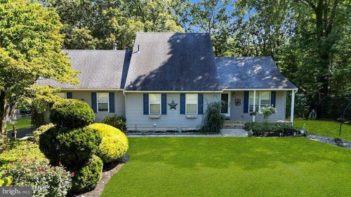 7 Corinne Ct, Jackson, NJ, 08527-4816 | Card Image