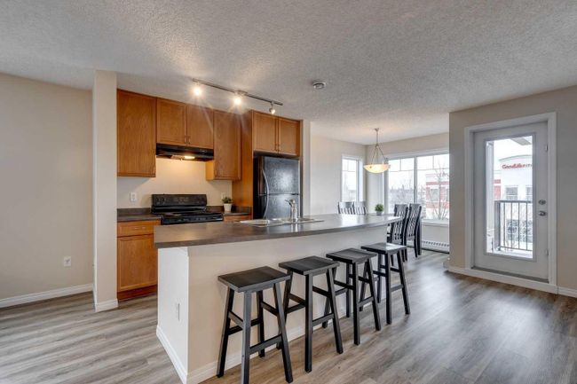 1 - 21 Mckenzie Towne Gate Se, Home with 2 bedrooms, 1 bathrooms and 1 parking in Calgary AB | Image 3