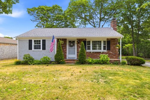 90 Castlewood Cir, Hyannis, MA, 02601-2130 | Card Image