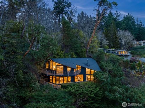 2650 Sw 151st Pl, Burien, WA, 98166-1639 | Card Image