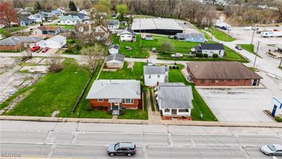 606 Division Street, House other with 2 bedrooms, 1 bathrooms and null parking in Parkersburg WV | Image 2