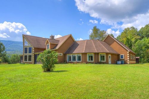 1782 Wolf Creek Rd, Narrows, VA, 24124-2657 | Card Image