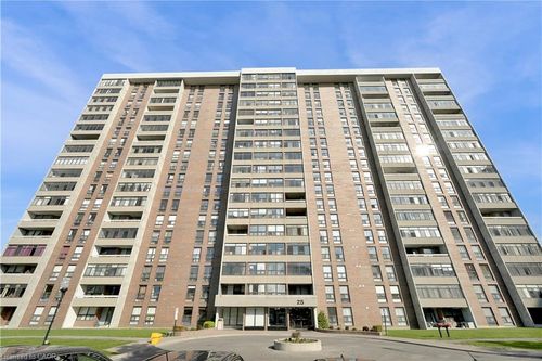 1612-25 Kensington Rd, Brampton, ON, L6T3W8 | Card Image