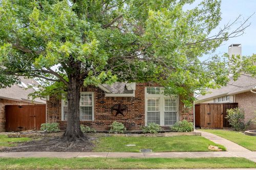 8620 Forest Glen Dr, Irving, TX, 75063-4201 | Card Image