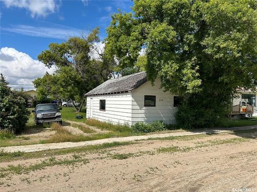 318 2 Ave, Young, SK, S0K4T1 | Card Image