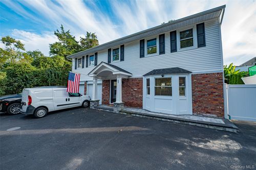 850 Saint Johnland Rd, Kings Park, NY, 11754-1101 | Card Image