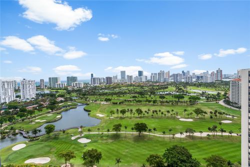 ph-28-20301 W Country Club Dr, Aventura, FL, 33180-1698 | Card Image
