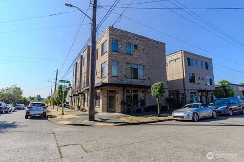 8119 Stone Ave N, Seattle, WA, 98103-4414 | Card Image