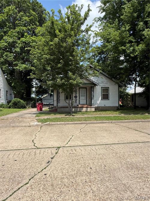 220 N Prairie Street, Sikeston, MO, 63801 | Card Image