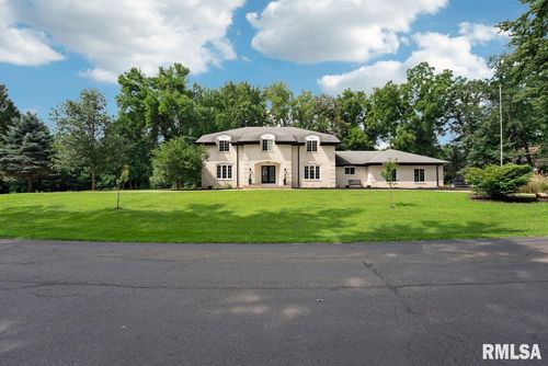 26 Briarwood Ln, Bettendorf, IA, 52722-5404 | Card Image