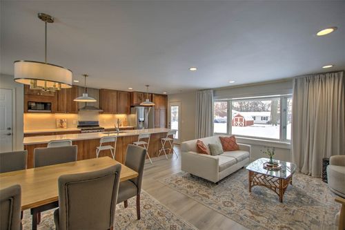 29 Circle Dr, Decatur, IL, 62521-4128 | Card Image