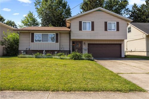 13755 Starlite Drive, Brook Park, OH, 44142 | Card Image
