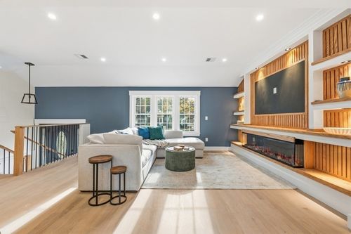 99 Grove St, Reading, MA, 01867-1640 | Card Image