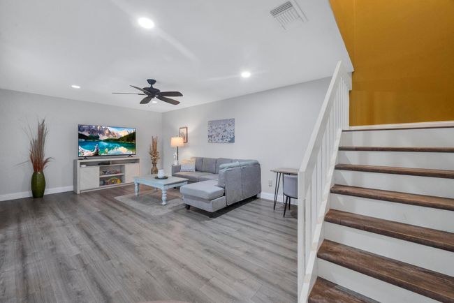 0 - 2004 Se Round Table Dr, Condo with 2 bedrooms, 3 bathrooms and null parking in Port St. Lucie FL | Image 10
