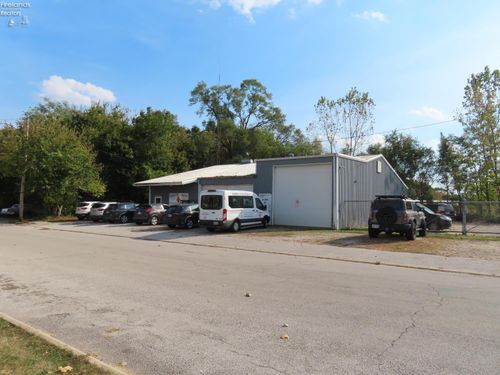 221 1st Ave, Tiffin, OH, 44883-1315 | Card Image