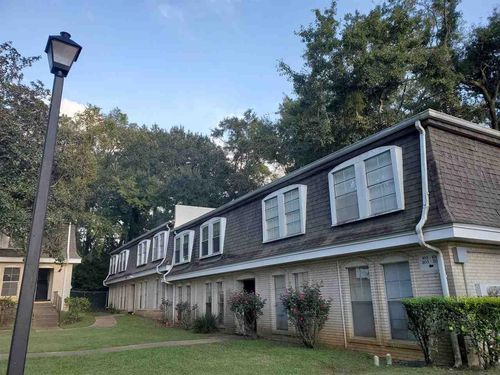 apt-105-2020 Continental Ave, TALLAHASSEE, FL, 32304-1701 | Card Image