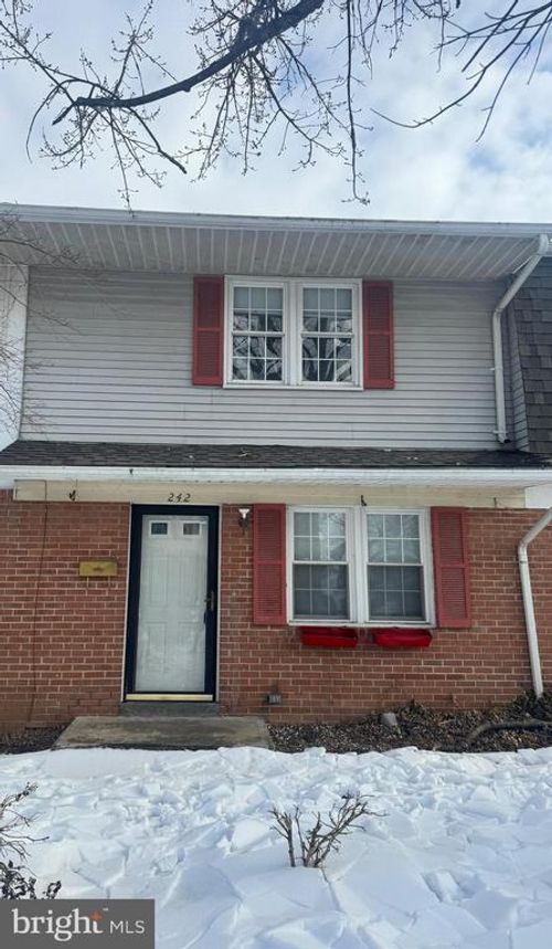 242 Cameron St, BERRYVILLE, VA, 22611-1142 | Card Image