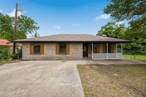 316 N Elm St, Mart, TX, 76664-1017 | Card Image