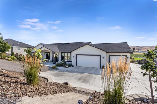 74303 E Grand Bluff Loop, Kennewick, WA, 99338-6028 | Card Image