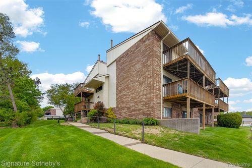 b208-875 S Pontiac Trl, Walled Lake, MI, 48390-3306 | Card Image