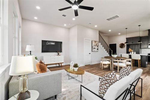 b-4605 Brady St, Houston, TX, 77011-3006 | Card Image