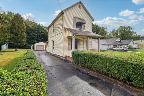 325 S Jackson St, Youngstown, OH, 44506-1705 | Card Image