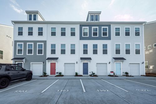 4633 Forest Hills Dr, North Charleston, SC, 29418-3323 | Card Image