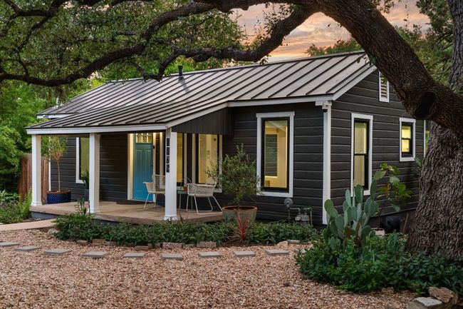 1904 S 6 Th St, House other with 2 bedrooms, 1 bathrooms and 2 parking in Austin TX | Image 19