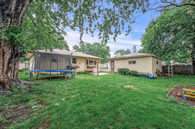 Plenty of green space to enjoy! | Image 18