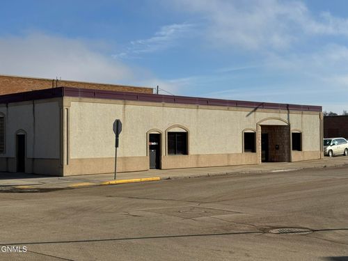 146 2nd Ave Ne, Valley City, ND, 58072-3063 | Card Image