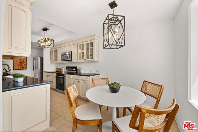 UNIT-406 - 318 N Maple Dr, Condo with 2 bedrooms, 3 bathrooms and 2 parking in Beverly Hills CA | Image 13