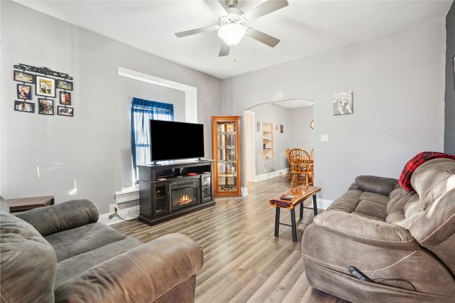308 8 Th Ave, House other with 2 bedrooms, 1 bathrooms and null parking in Clarence IA | Image 5