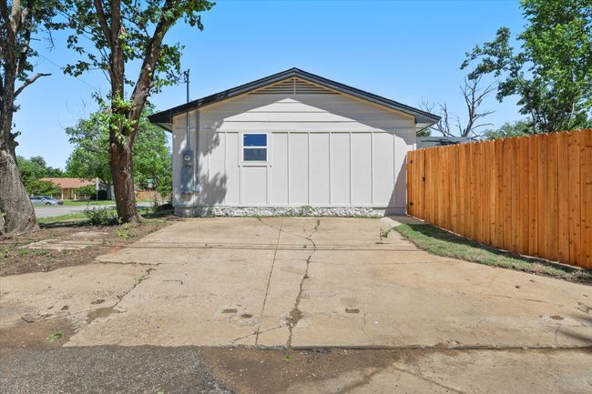 3932 Twin Falls St, House other with 4 bedrooms, 2 bathrooms and null parking in Irving TX | Image 26