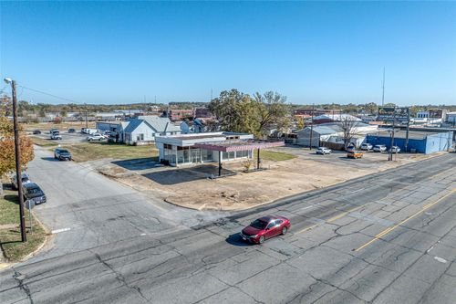 212 N Austin Ave, Denison, TX, 75020-3000 | Card Image