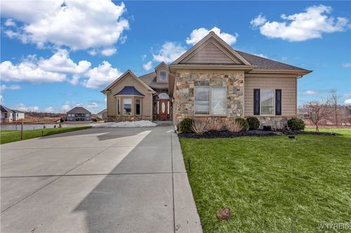 5473 Firefly Ct, Clarence, NY, 14031-1846 | Card Image