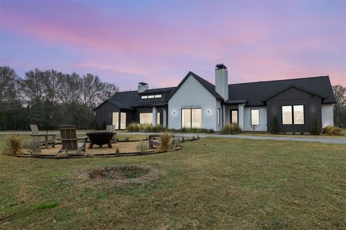 432 S Garrett Cir, Bellville, TX, 77418 | Card Image