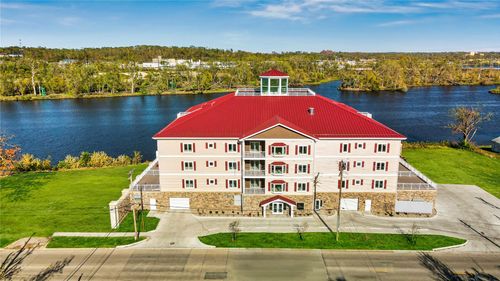 202-1871 Ellis Blvd Nw, Cedar Rapids, IA, 52405-1247 | Card Image