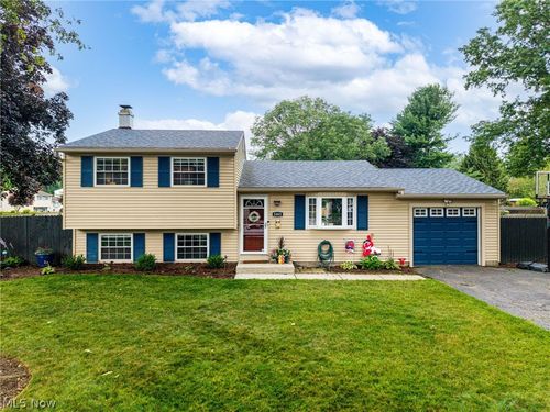 5005 Comanche Trl, Stow, OH, 44224 | Card Image
