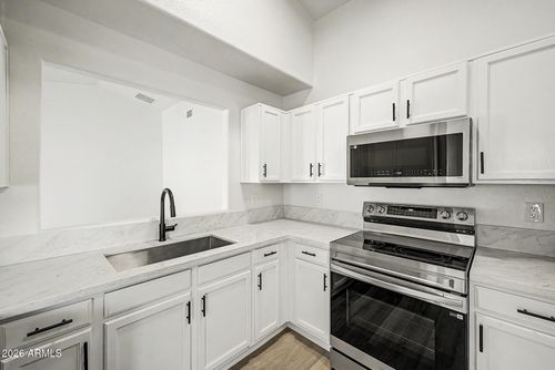 6503 W Florence Avenue, Phoenix, AZ, 85043 | Card Image