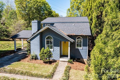 2335 5th Street Ne, Hickory, NC, 28601 | Card Image