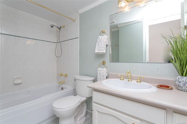 403 - 670 Dallas Rd, Condo with 3 bedrooms, 2 bathrooms and 1 parking in Victoria BC | Image 18