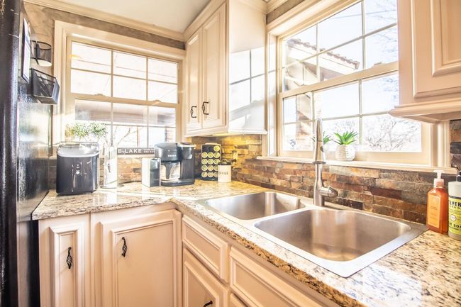 148 Pony Express Trl, House other with 3 bedrooms, 2 bathrooms and null parking in Buffalo Springs TX | Image 11