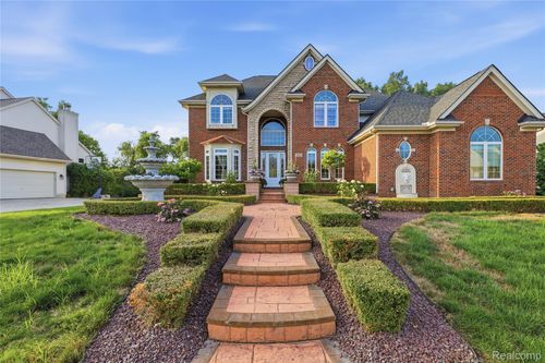 2291 Lake Ridge Dr, Grand Blanc, MI, 48439-7365 | Card Image