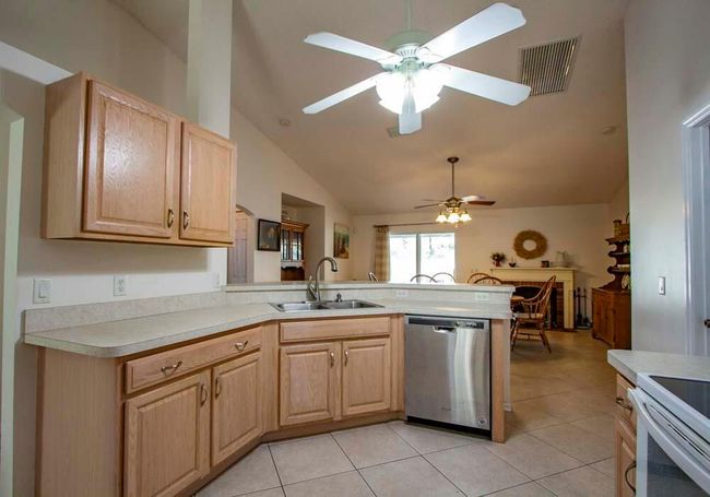 1019 Se Euclid Ln, House other with 3 bedrooms, 2 bathrooms and null parking in Port St Lucie FL | Image 11