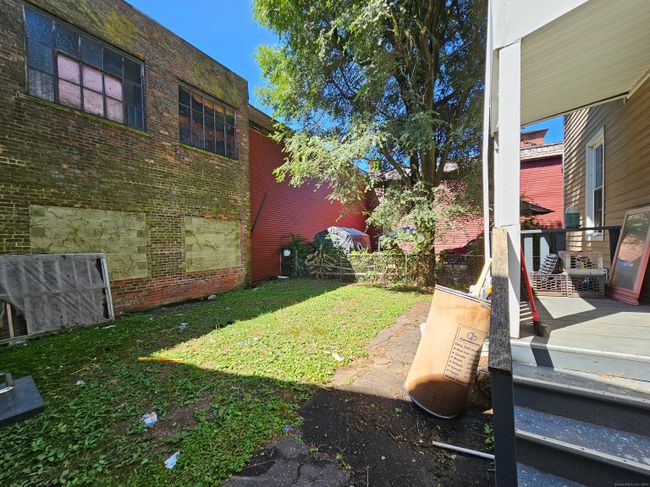 934 - 932-934 Connecticut Ave, Home with 5 bedrooms, 3 bathrooms and null parking in Bridgeport CT | Image 4