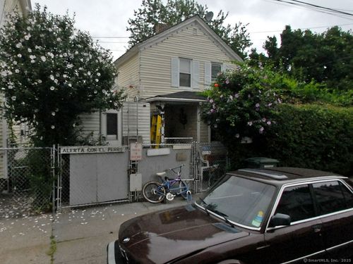 11 Bell St, Bridgeport, CT, 06610-2715 | Card Image